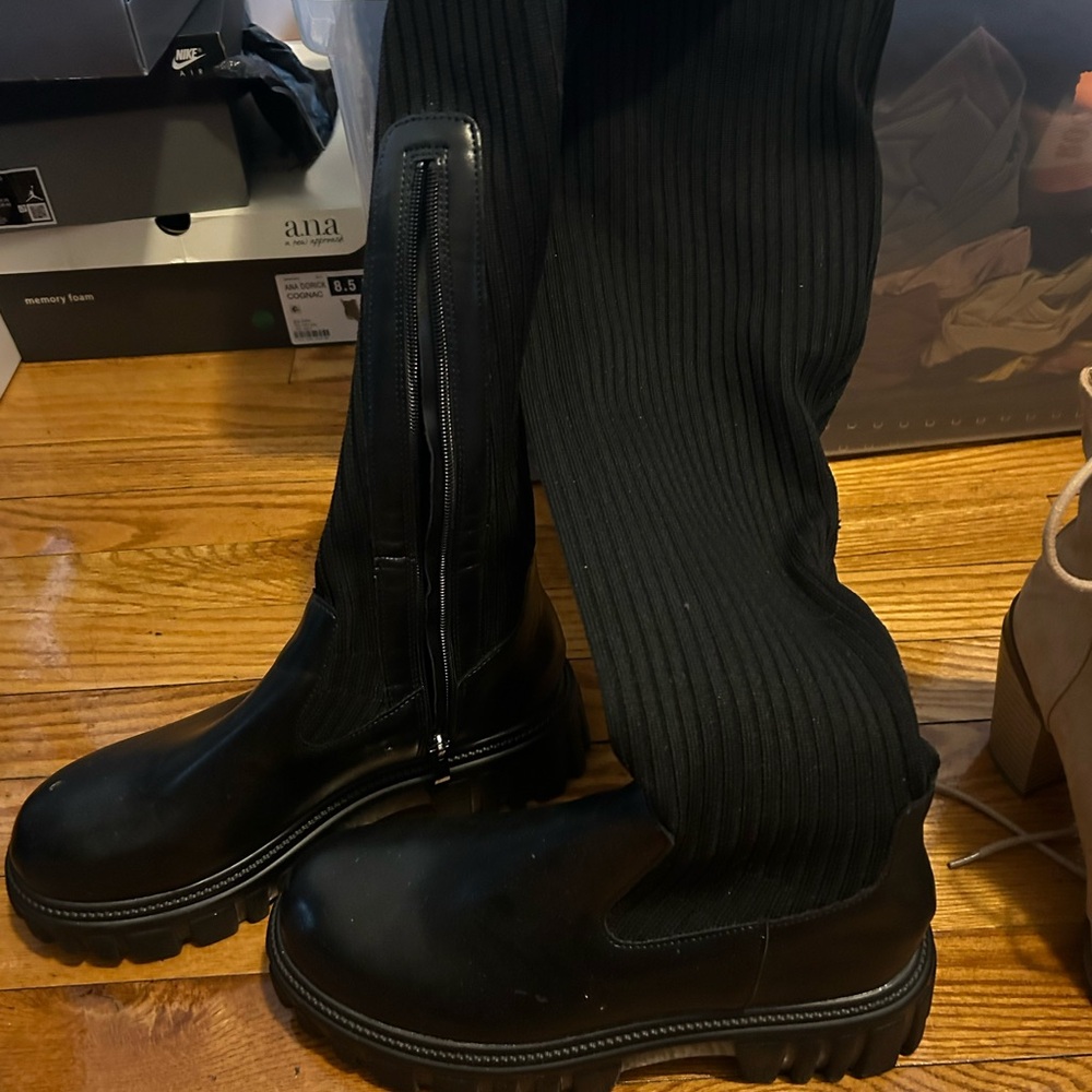 Black Ribbed Knee-High Boots